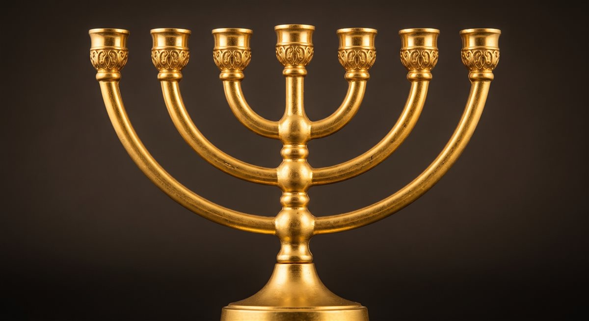 The Son of Man Among the Lampstands